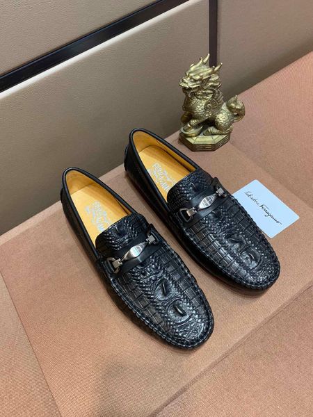 

New Italian high quality men's shoes crocodile skin care Loafers driving casual shoes free shipping 40-44 size