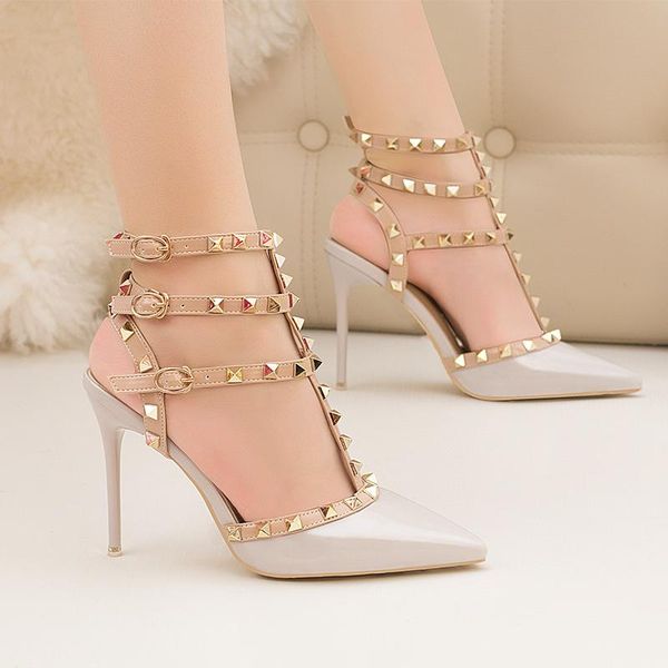 

western style 2019 new out roman fashion sandals fine high-heeled bright spikes nightclub fine heels lacquer leather metal rivets cs9, Black