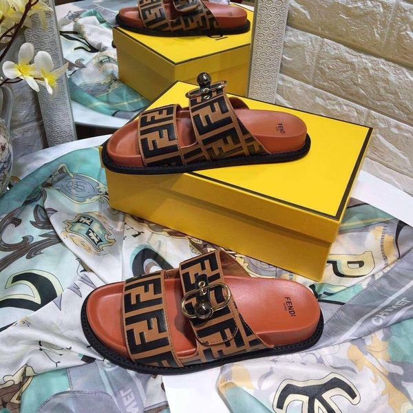 

Модные босоножки-тапочки для мужчин 2019 Hot Designer medu мужские пляжные шлепанцы тапочк