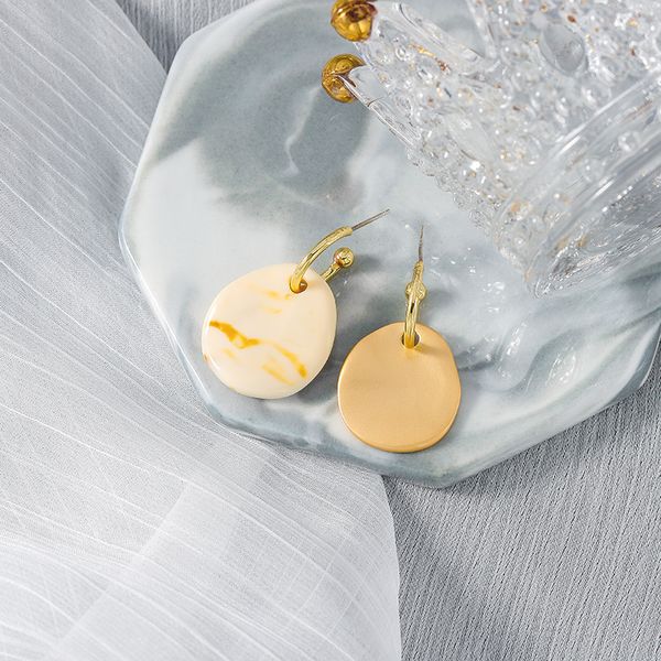 

2020 new korea simple asymmetry acrylic wafer retro texture irregular metal drop earrings for women fashion jewelry accessories, Silver