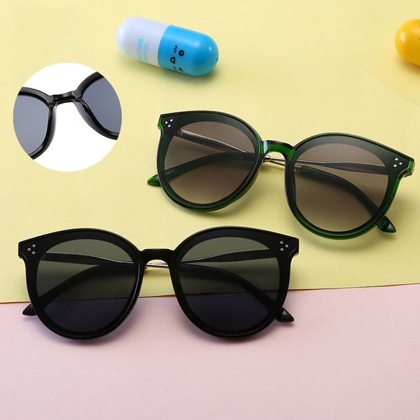 

новые детские солнцезащитные очки девушки квадратные очки детские очки солнцезащитные очки для мальчиков анти-уф-защита gafas de sol очки uv, White;black