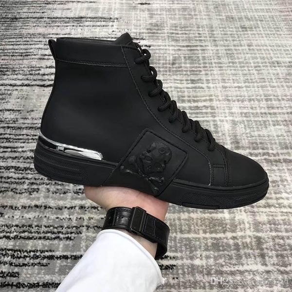 

20ss designer mens luxury casual shoes high spike shoes triple black red blue grey suede men luxury designs skull sneaker pp soles