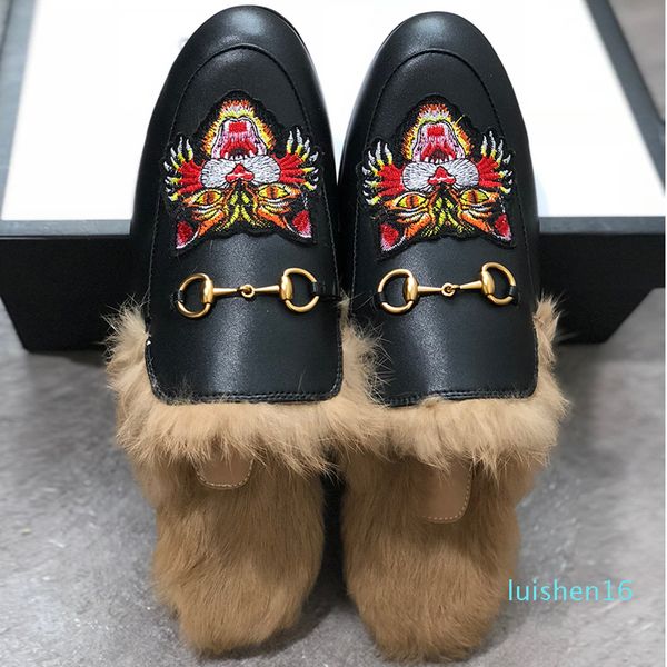 

fashion men slippers leather fur slippers women genuine leather flat mules shoes metal chain casual shoes loafers outdoor slippers3 l16, Black