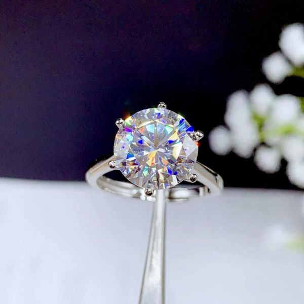 

5ct moissanite ring , 925 silver fashion design, strong fire color,diamond, high hardness, Golden;silver