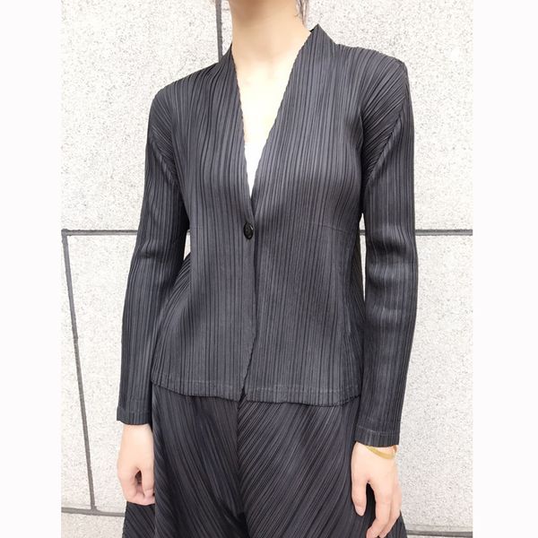 

lanmrem 2019 new summer fashion women clothes single button v-neck full sleeves pleated loose jacket female cardigan wh03502, Black;brown