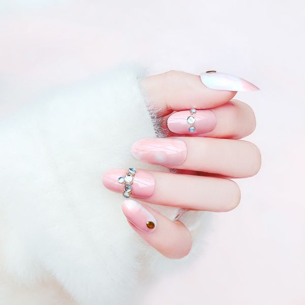 

cute pink false nails natural round daily manicure on fake nails art tips for drill design ongle nepnagels with sticker, Red;gold
