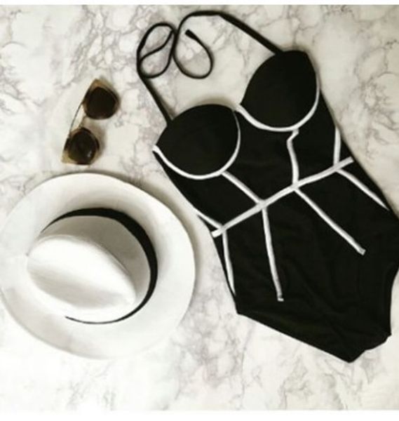 

2019 korean version of the net red with the steel plate small chest gathered slimming siamese triangle spring swimsuit, Black;white