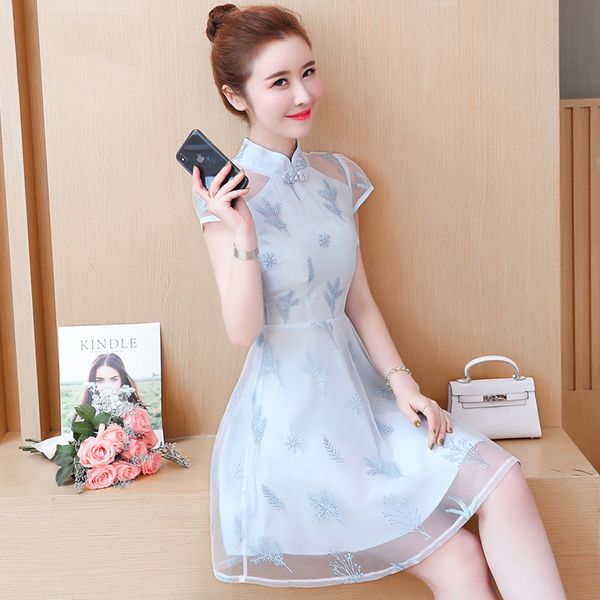 

2019 improved sleeve women short cheongsam chinese traditional lace embroidery dresses novelty mandarin collar qipao vestidos, Red