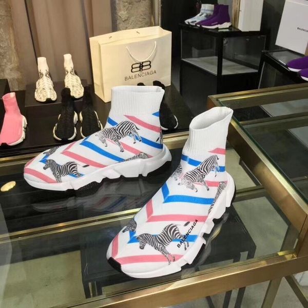 

2020 new lm5 men and women socks shoes fashion sneakers couple models outdoor sports shoes daily casual breathable sports shoes belt box