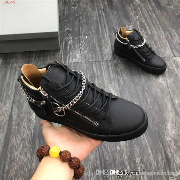 

latest mens ankle boot, suede calf leather men boots sneakers with a metal chain and pin in black and camouflage color with box size 38-45