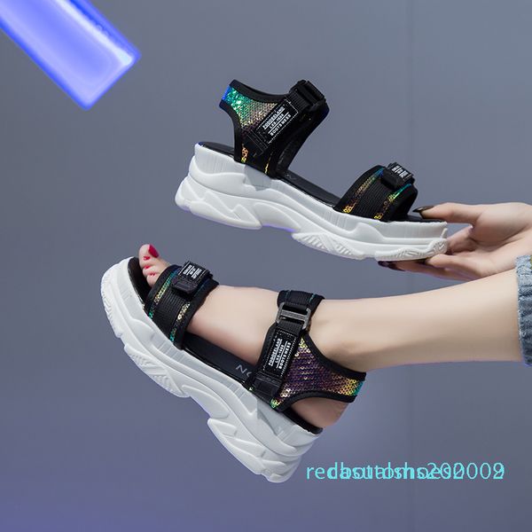 

2020 толстые дно диких женщин летом новый клин пятки на высоких каблуках спорта увеличилась фея прохладный пляж r02, Black