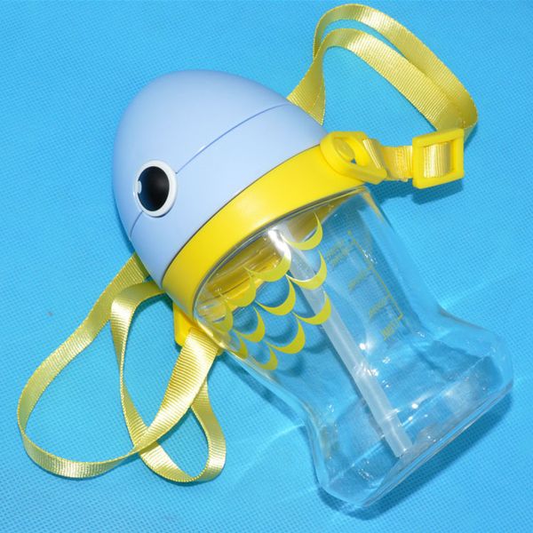 

new style infant sippy cup tritan material children cup with straw with handle back water