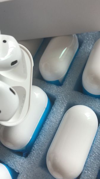 

W1 h1 chip wirele charging generation 2 bluetooth headphone auto paring earphone with pop up window pk air pod 2 i14 i12 i10 i9 i7 tw