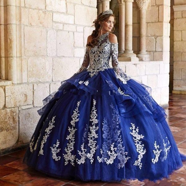 

Vintage Lace Ball Gown Quinceanera Dresses Halter Neck Beaded Prom Gowns Long Sleeves Tulle Tiered Sweet 16 Pageant Dress