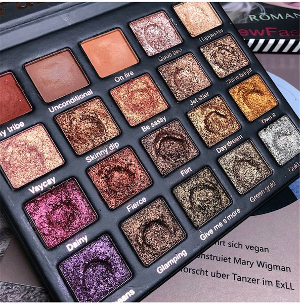 

2019 РОМАНТИЧНЫХ BIRD 20 цветов Shimmer Eye Shadow Palette Silky Powder Makeup Природа Дымчатый Матовый мак