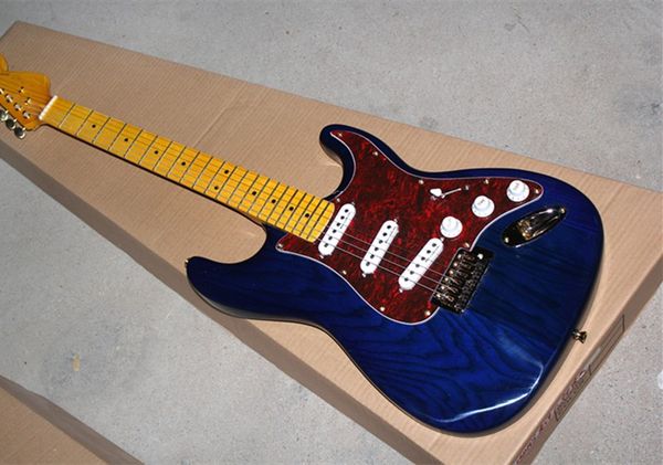 

прозрачный синий пепел тело электрическая гитара с ретро воротником,красный черепаховый панцирь накладка 3 одиночный пикапов,предлагаем инди