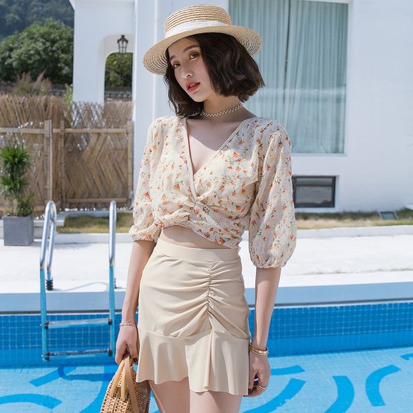 

2020ins fairy fan xiaoxiangfeng set of 4 four-piece jump conservative slim swimsuit female spring one-piece skirt four-piece suit, White;black