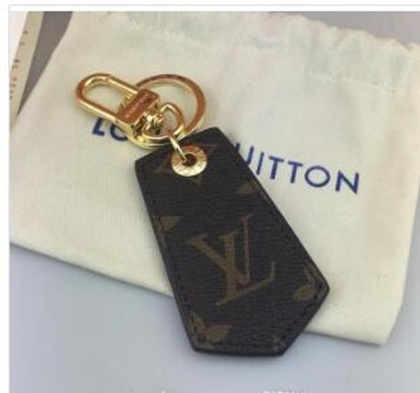 

2019 d keychain, this exquisite pendant features delicates style that interprets classic elegance and style with box, Silver