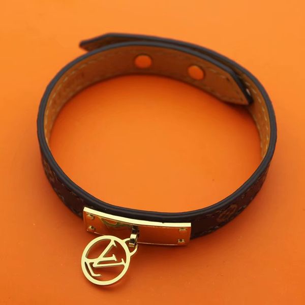 

Brand jewelry real leather pul eira bracelet bangle 18k gold ilver ro e gold plated leather letter v bracelet for women men