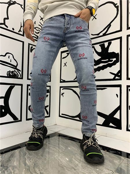 

Оптово-Италия Роскошная Роза Вышитые джинсы 2020 Новый конструктор мужские джинсы для Slim Мужские печати Райд Натяжные Jeans Досуг Твердая