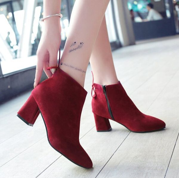 

2019 autumn and winter new pointed bare thick high heel martin boots female large size single boots frosted short boots, Black
