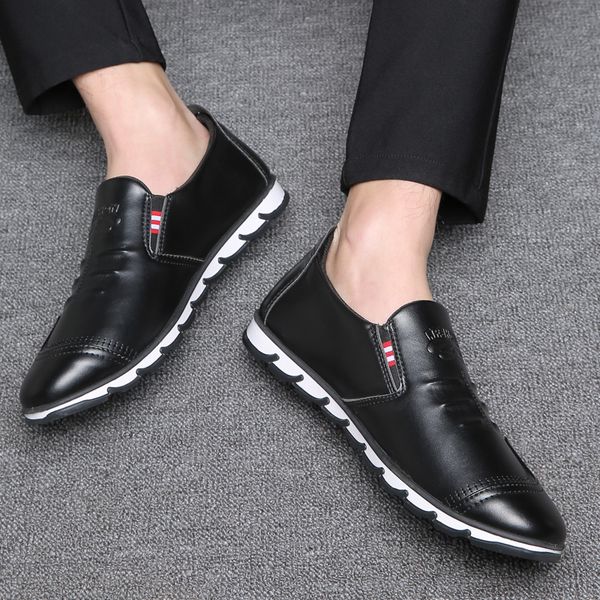 

new product explosion 2019 autumn and winter fashion trend light and comfortable quality men's sports shoes waterproof non-slip, Black
