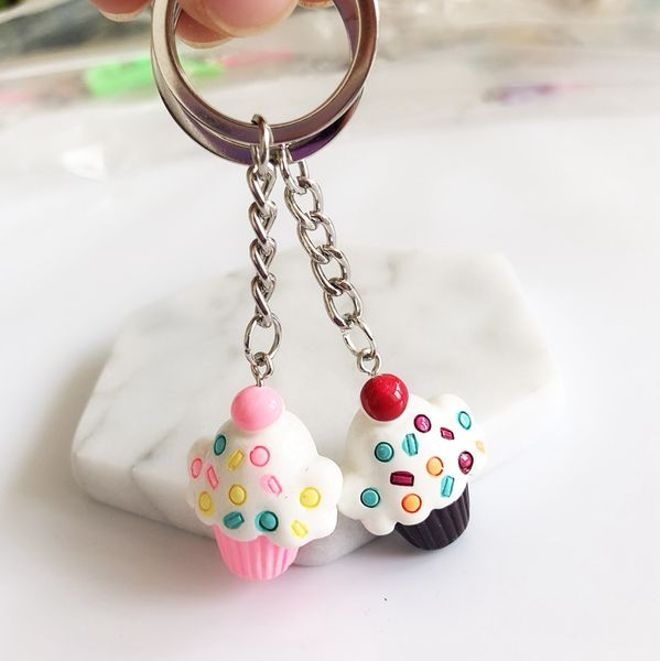 

2pcs/set creative simulation cake keychain 3d cartoon cake keyrings, car bag accessories, gifts, Silver