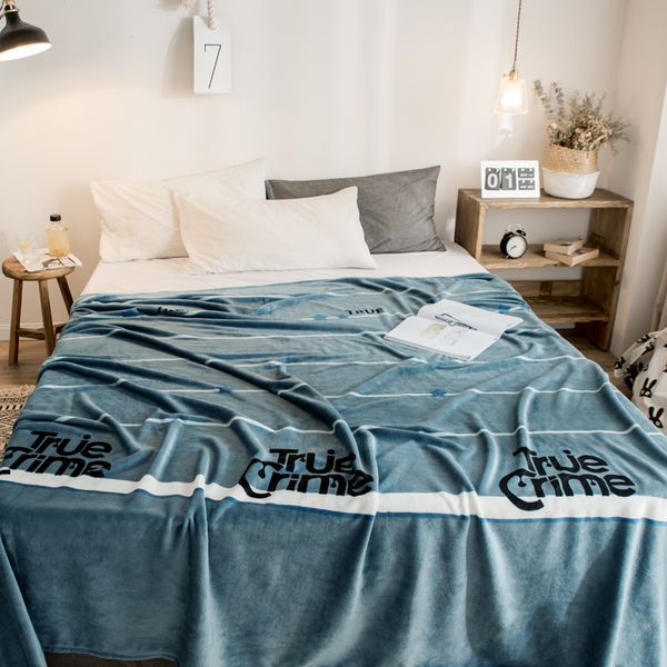 

bedspread blanket 200x230cm high density super soft flannel blanket to on for the sofa/bed/car portable plaids