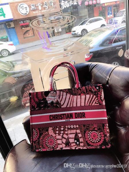 

2020 fashion women handbags ladies design solid color alphabet embroidery bracelet wallet leather chain bag crossbody bags a514