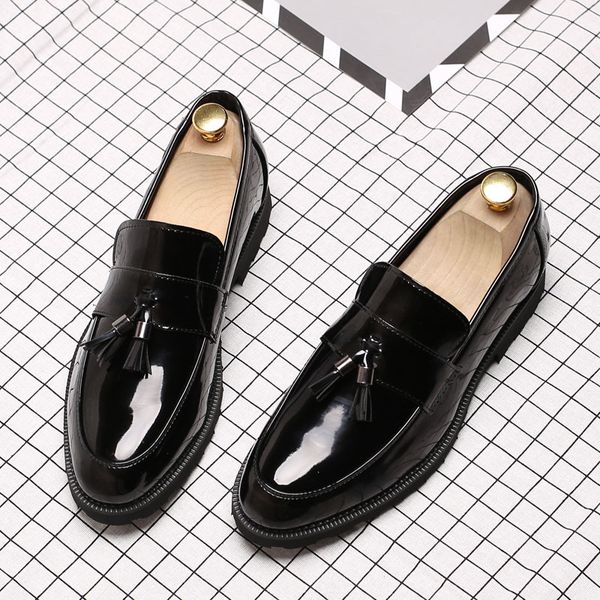

fashion mens black wedding shoes wingtip patent leather slip-on loafers business casual shoes breathable oxford 7788#