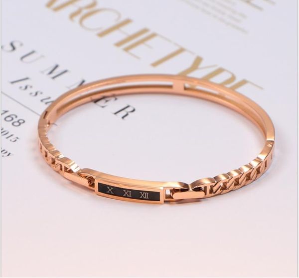 

korean version digital hollow bracelet female titanium steel round black letter bracelet gold jewelry, Golden;silver