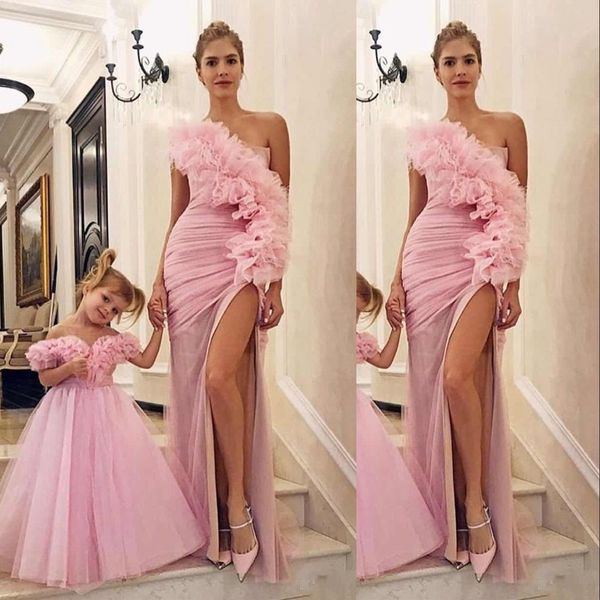 Sexy New Cheap Pink One Shoulder Mother and Daughter Prom Dresses Side Split Tulle Mermaid Ruffles Flowers Formal Evening Gowns Party Dress
