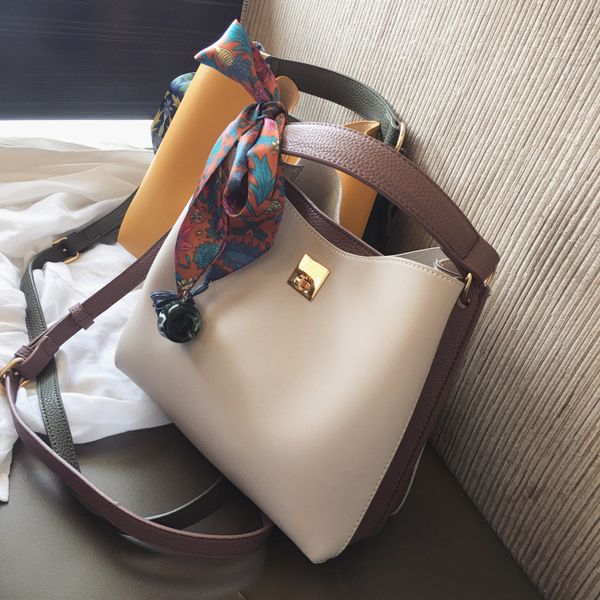 

2020 new korean female bag large capacity handbag scarves hit the color shoulder bag messenger laptote handbag