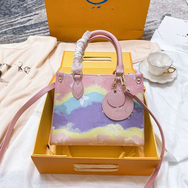 

одиночные женские плеча женщины ведро женщина носила натуральную кожаную сумочку и посланник старинные сумки тотализатор девушки тотализатор