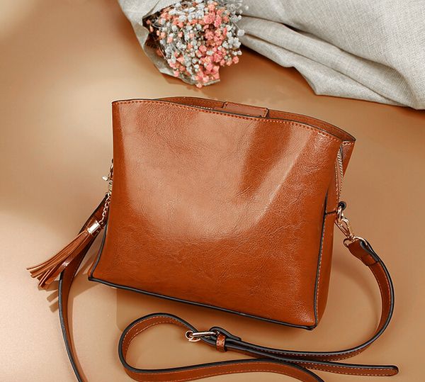 

wholesales 2019 new european & american tassel messenger bag ladies bucket bag fashion portable bag