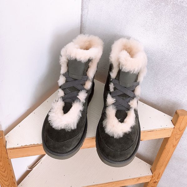 

2019 designer women shoes fashion british boots black white round toe socks motorcycle boots lace-up fashion snow boots size 35-40