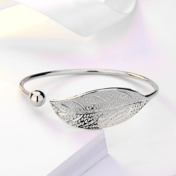 

double fair bangles for women sweet literary elegant fresh leaf shaped 4 color charm open bracelet gift fashion jewelry kah139, Black