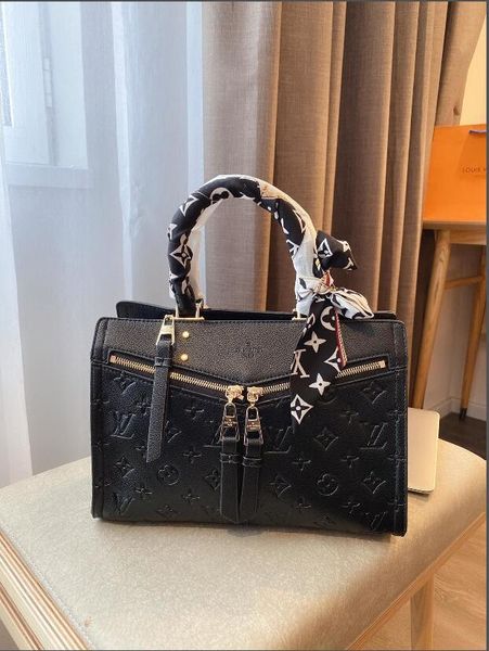 

2020 new high-quality ladies handbags women's new classic leather wallet ladies shoulder bag backpack business bag shoulder bag wallet