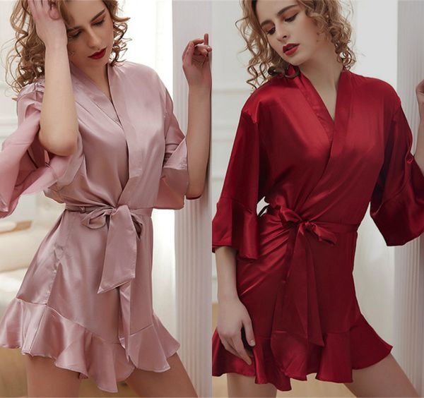 Barato Vestes de casamento vestido de seda de seda de seda de cetim v-elegante para mulheres curva feita sob encomenda feita Sleepwear Robe de dama de dama