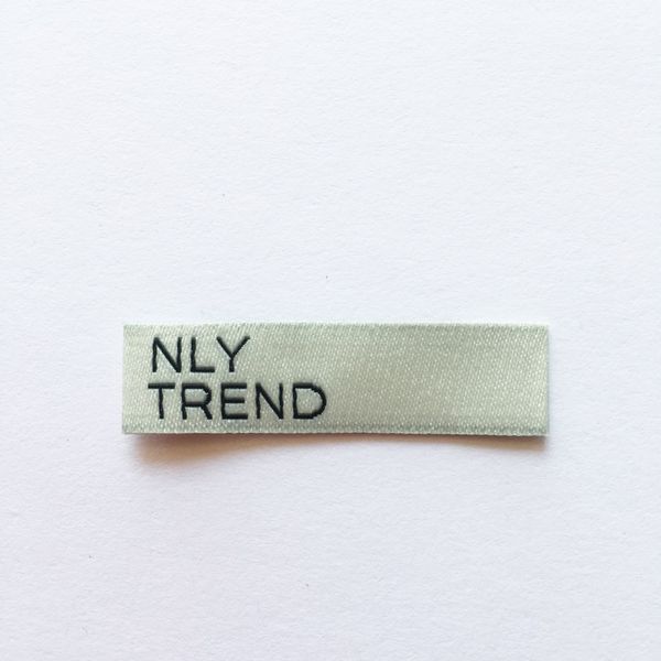 

neck label woven label for clothing custom 250pcs custom made apparel labels pink and white ultrasonic cut label for cloths, Black