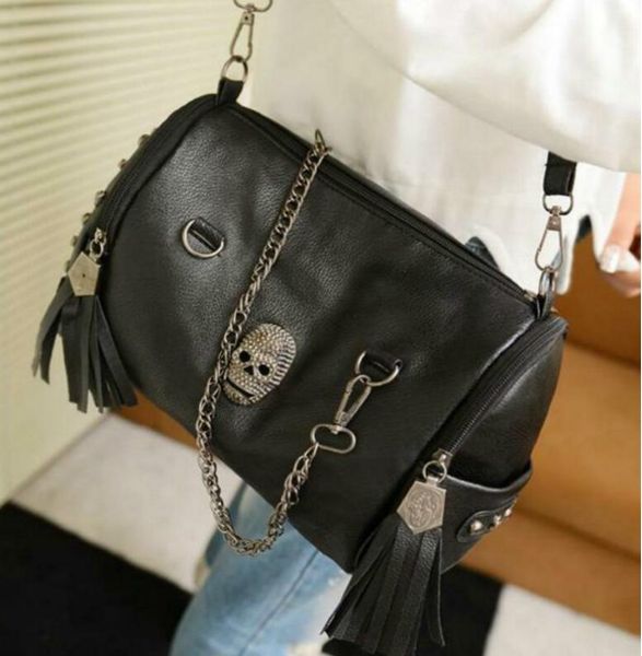 

designer portable women shoulder bag skull fashion bags tassel lady crossbody satchel messenger bucket motorcycle bags big capacity/6