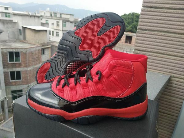 

High Quality Men Basketball Shoes Running Trainers 11 Blackout Sneakers XI 11s Athletic Sport Shoes Mens Extremely Durable Stability