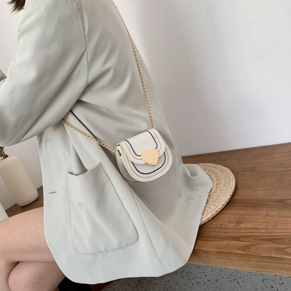 

2020 new women's shoulder bag fashion saddle bag metal lock chain messenger mini love