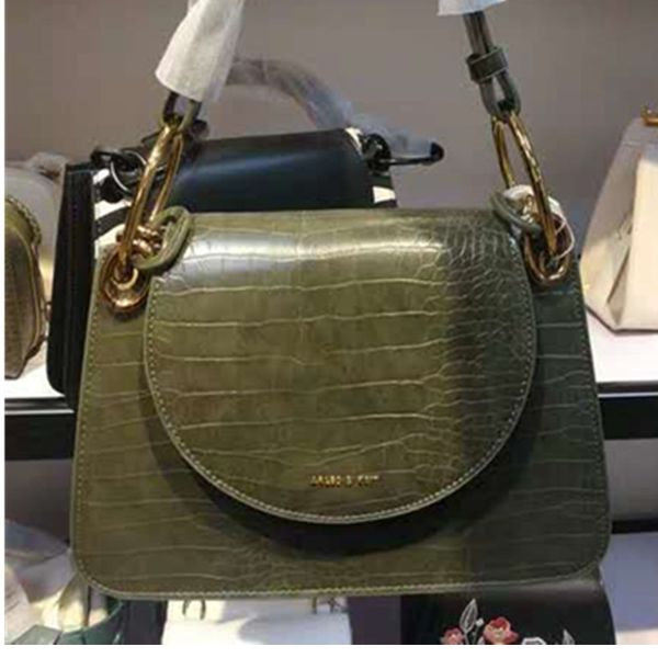 

women's stone pattern metal chain flap messenger bag