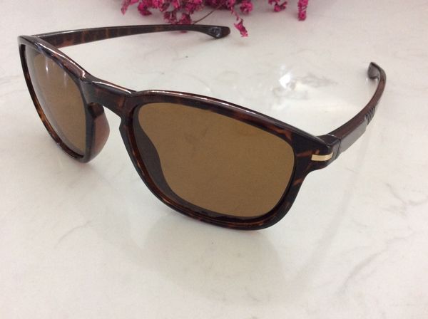 

2019 new summer brown leopard print width frank frame wrap fashion designer men women sell sunglasses, White;black