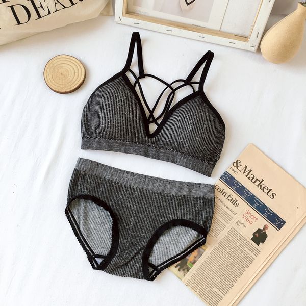 

sexy bra set sexy женщина девушка бюстгальтер трусы спагетти ремень беспроводной женщина bet проложенного bralette трусы двухкусочный бюстга, Red;black