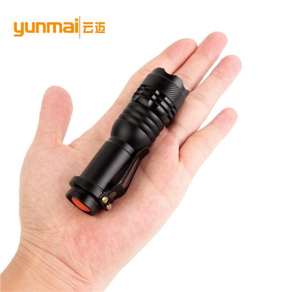 

new pattern xpe led light flashlight led mini- flashlight clip portable flashlight led
