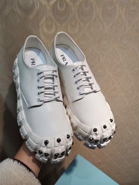 

new fashion boots luxury women's shoes comfortable non-slip wear-resistant casual shoes ladies rivet leather shoes 111, Black