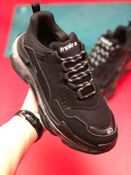 

paris 17fw triple-s designer casual sneakers cushion triple s 3.0 combination nitrogen outsole crystal bottom dad casual shoe sneakers, Black