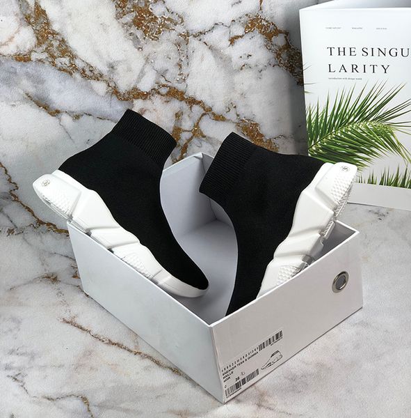 

2019 designer sock shoes triple black white men women fashion sneakers glitter yellow blue pink fashion mens trainer runner platform shoe